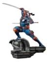 DC Comics Premium Format Statue Deathstroke 61 cm  Sideshow Collectibles