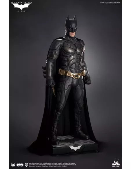 The Dark Knight Life-Size Statue Batman Deluxe Edition 207 cm  Queen Studios