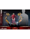 Iron Man Mark IV with Suit-Up Gantry 49 cm Quarter Scale  Hot Toys