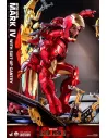 Iron Man Mark IV with Suit-Up Gantry 49 cm Quarter Scale  Hot Toys