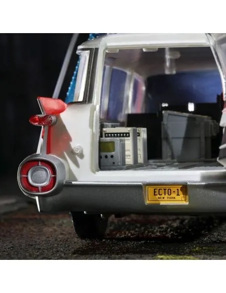 Ghostbusters Film Plasma Series Vehicle 1/18 Ecto-1 1984